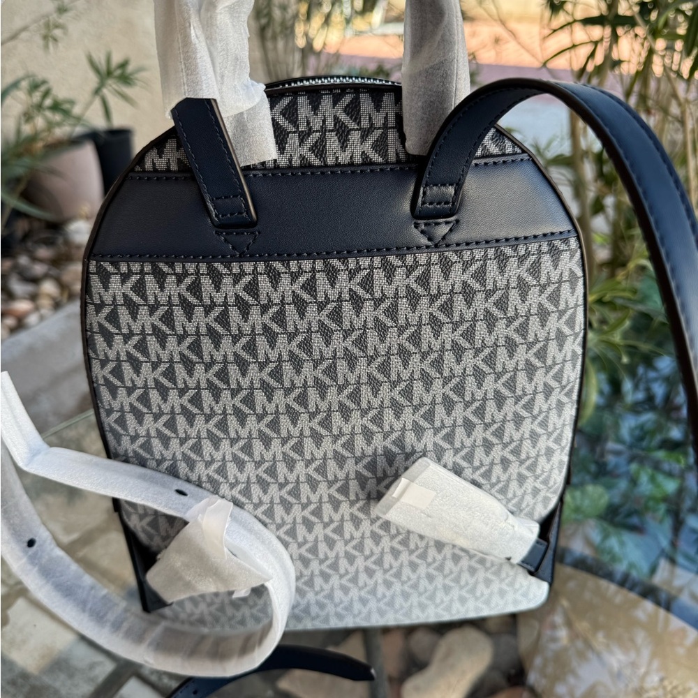 Set of Michael Kors Monogram Backpack and Wallet Set in Navy white ombre - Picture 7 of 11